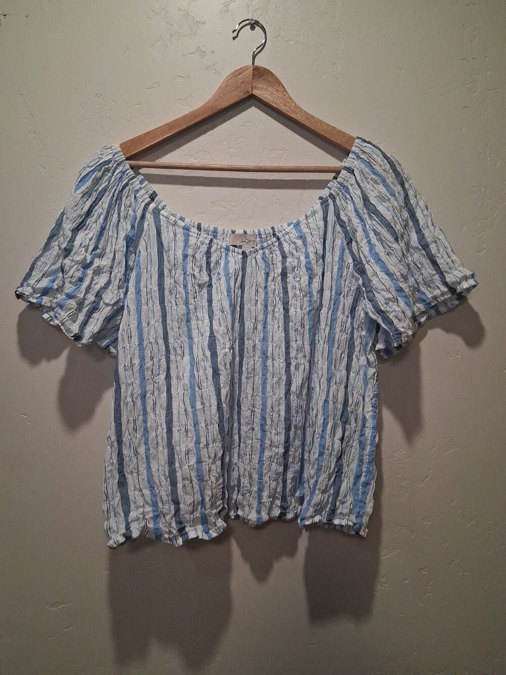 Loft Wmn's Sz L Blue White Striped Sweetheart Neck Crinkle Stretch Feminine Boho